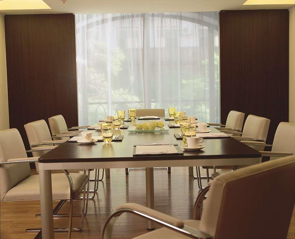 725 Continental Hotel Буенос Айрес Съоръжения снимка A meeting room at the hotel