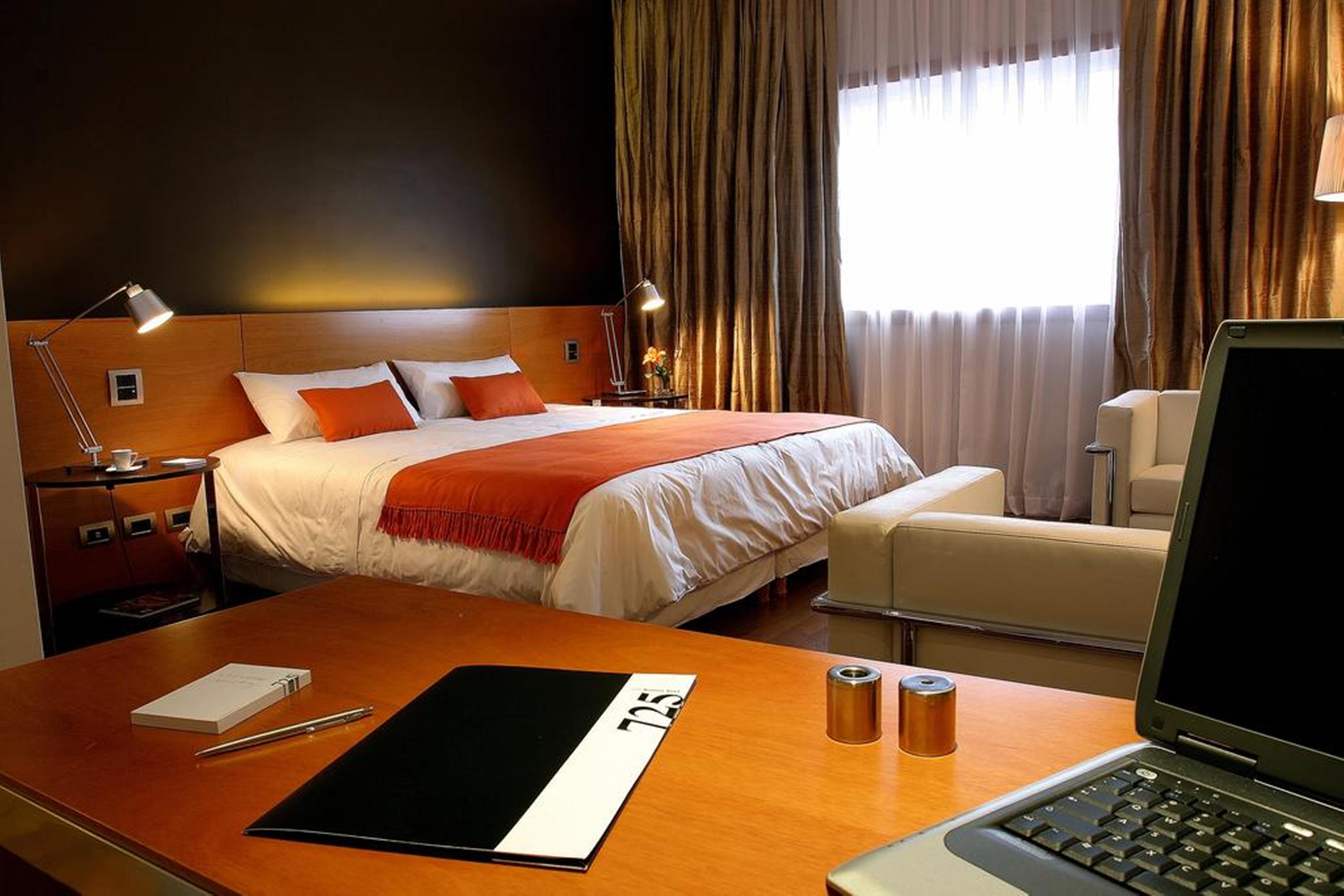 725 Continental Hotel Буенос Айрес Екстериор снимка A hotel room
