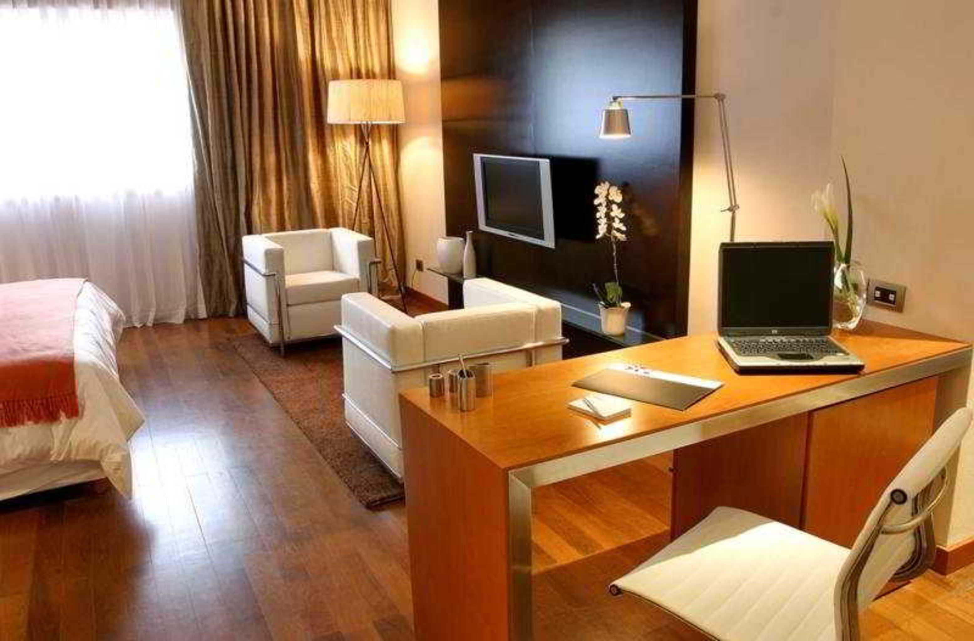 725 Continental Hotel Буенос Айрес Екстериор снимка A room at the hotel